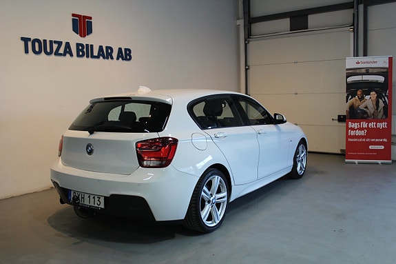 BMW 116i 2 of 5