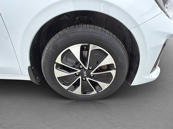 Kia Ceed 28 of 28