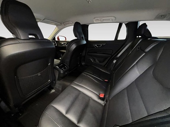 Volvo V60 Cross Country 14 of 22