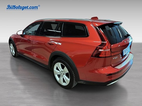 Volvo V60 Cross Country 8 of 22
