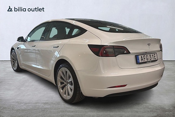 Tesla Model 3 4 of 5