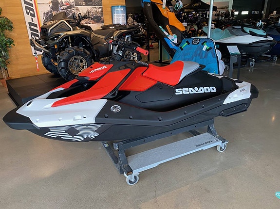 Sea-doo Trixx 2026 vit/röd