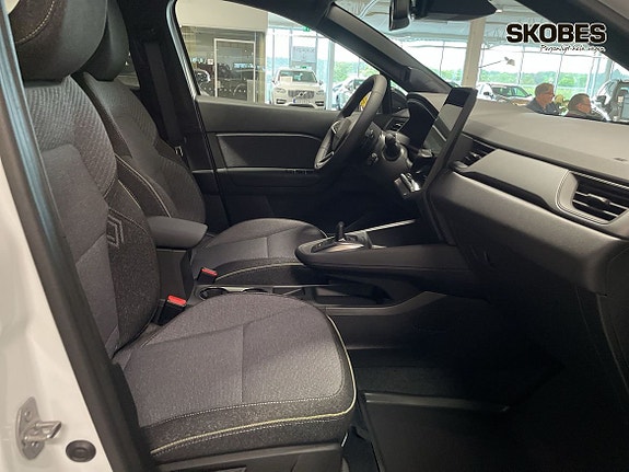 Renault Captur 10 of 16