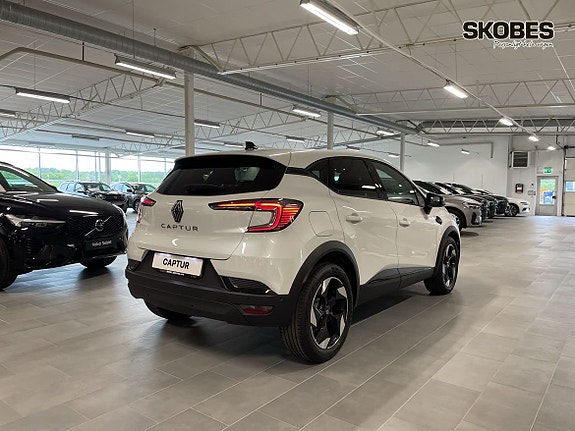 Renault Captur 6 of 16