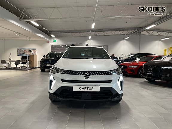 Renault Captur 2 of 16