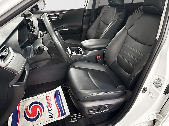 Toyota RAV4 12 of 21