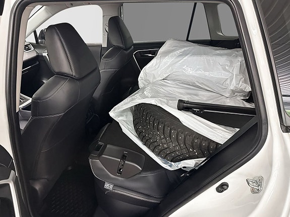 Toyota RAV4 11 of 21