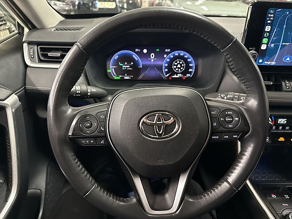 Toyota RAV4 13 of 21