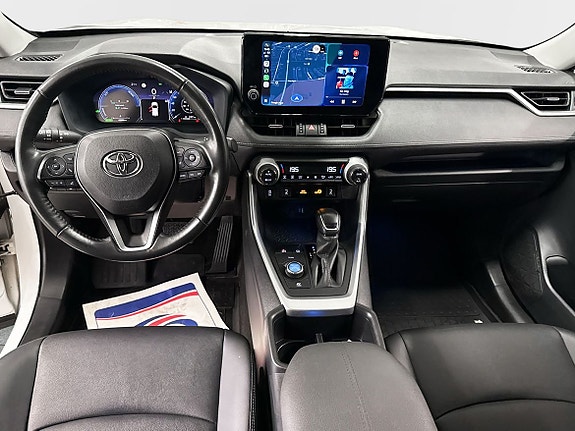 Toyota RAV4 8 of 21