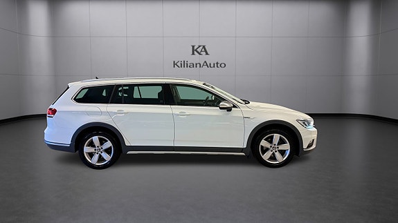 Volkswagen Passat Alltrack 4 of 5