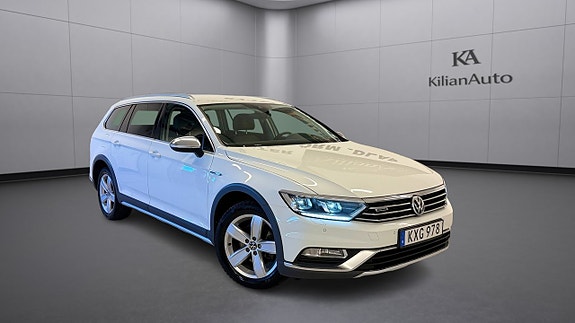 Volkswagen Passat Alltrack 3 of 5