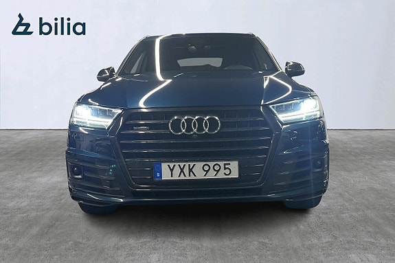 Audi Q7 3 of 5