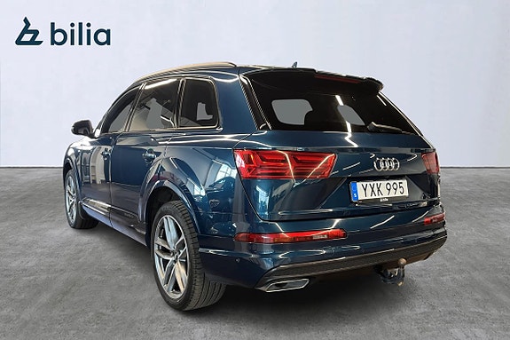 Audi Q7 4 of 5