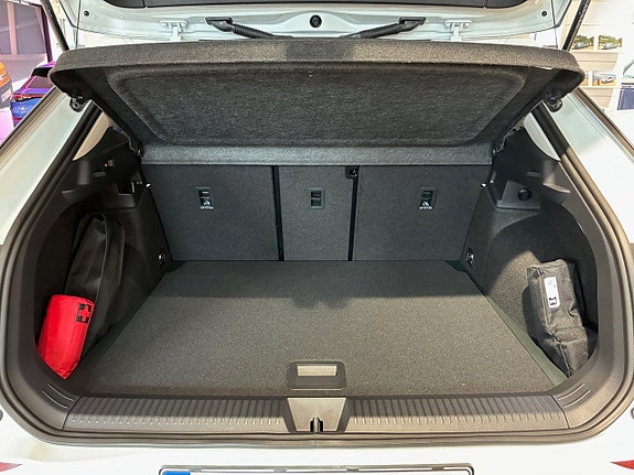 Volkswagen T-Roc 9 of 14