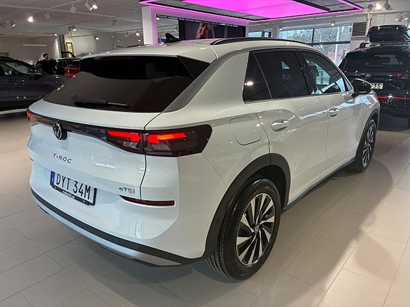 Volkswagen T-Roc 3 of 5
