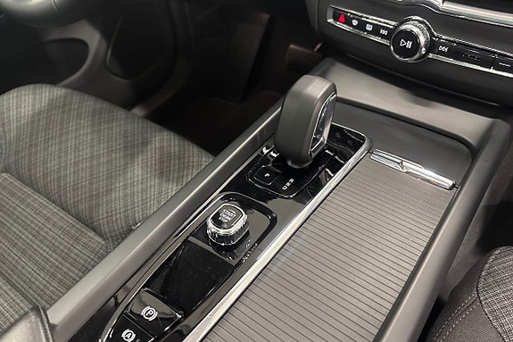 Volvo XC60 15 of 22