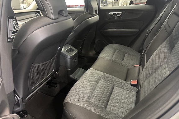 Volvo XC60 12 of 22