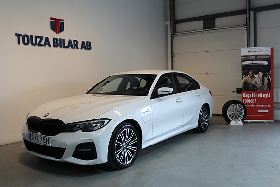 BMW 330e