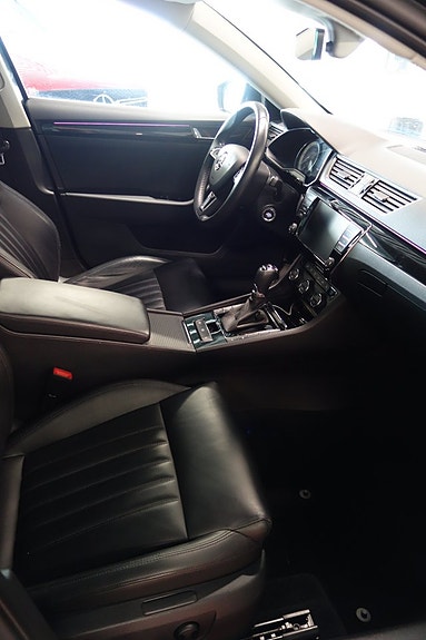 Skoda Superb 6 of 6
