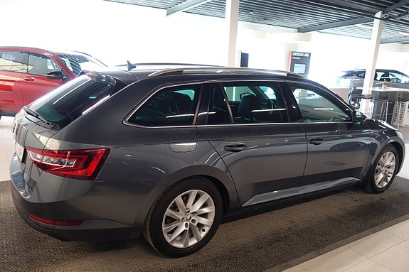 Skoda Superb 3 of 5