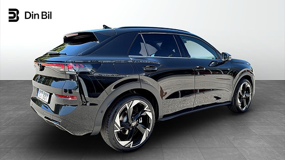 Volkswagen T-Roc 15 of 15