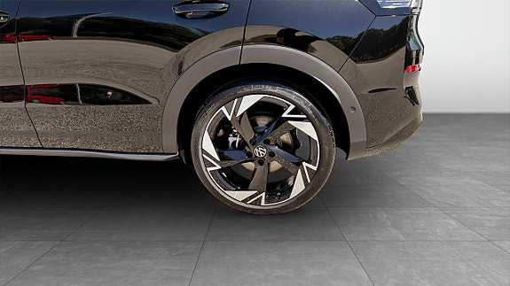 Volkswagen T-Roc 6 of 15