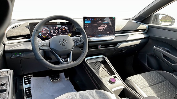 Volkswagen T-Roc 10 of 15
