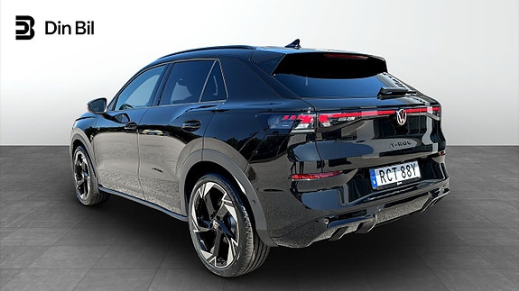 Volkswagen T-Roc 3 of 5