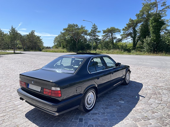 BMW M5 2 of 5