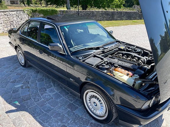 BMW M5 4 of 5