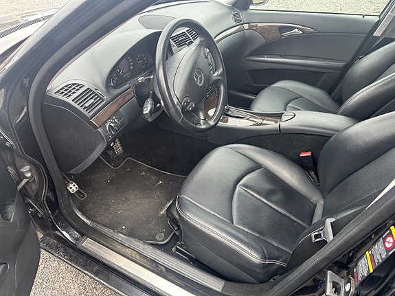 Mercedes-Benz E-Klass 2 of 5
