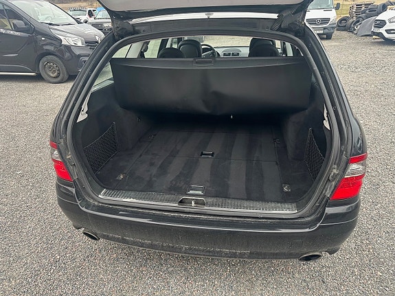 Mercedes-Benz E-Klass 4 of 5