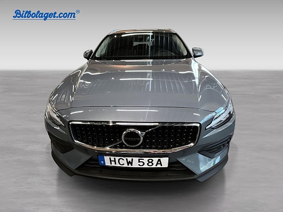 Volvo V60 Cross Country 3 of 16