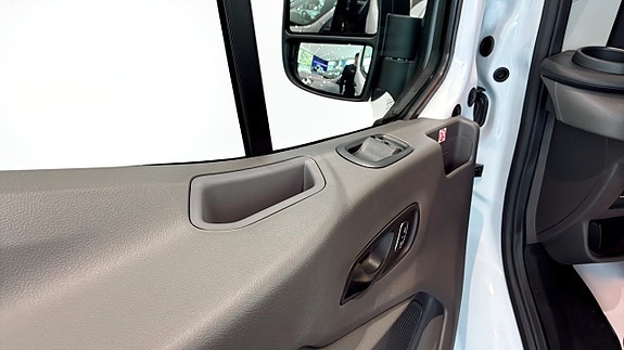 Ford Transit 11 of 12