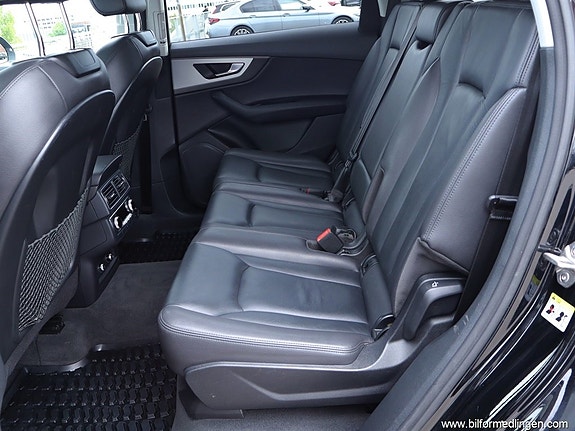 Audi Q7 8 of 27