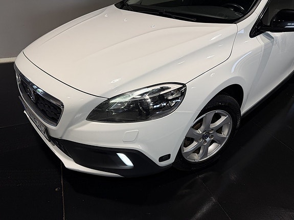 Volvo V40 Cross Country 12 of 30