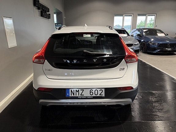 Volvo V40 Cross Country 10 of 30