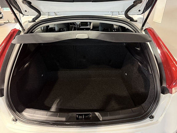 Volvo V40 Cross Country 18 of 30