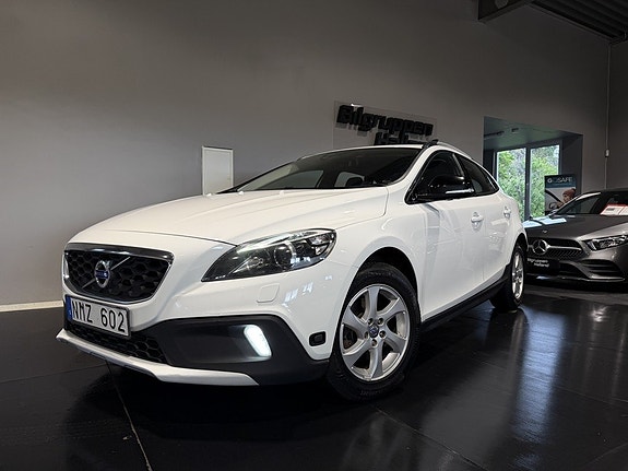 Volvo V40 Cross Country 11 of 30