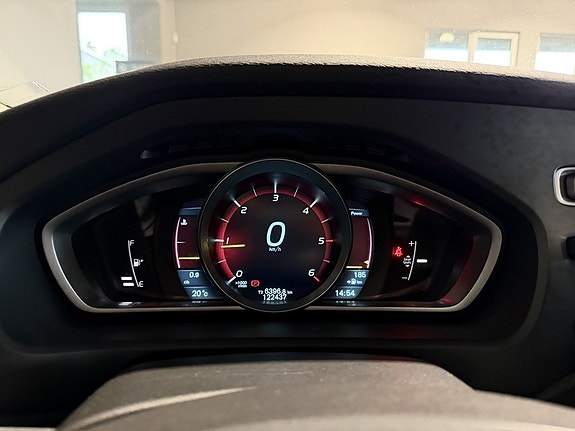 Volvo V40 Cross Country 20 of 30