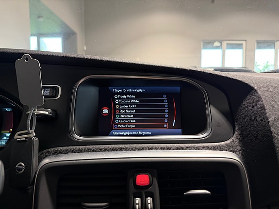 Volvo V40 Cross Country 26 of 30