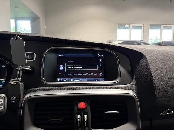 Volvo V40 Cross Country 22 of 30