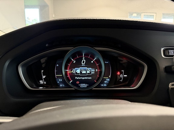 Volvo V40 Cross Country 21 of 30