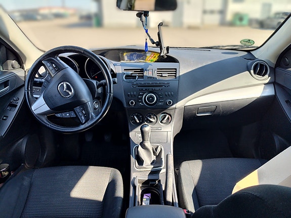 Mazda 3 5 of 5