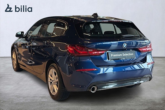 BMW 118i 4 of 5