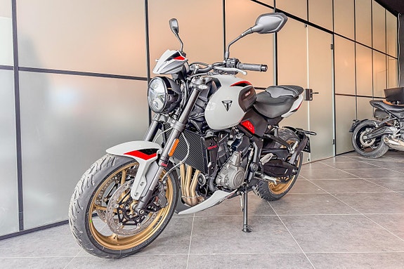 Triumph Trident 800 *NYHET!* *Sista exet!* 2 of 5