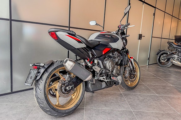 Triumph Trident 800 *NYHET!* *Sista exet!* 4 of 5