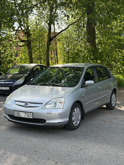 Honda Civic 2 of 5