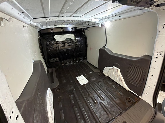 Ford Transit Connect 12 of 30