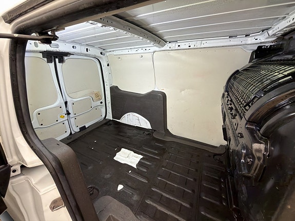 Ford Transit Connect 13 of 30
